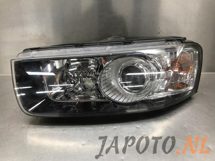 Używane Reflektor lewy Chevrolet Captiva (C140) 2.2 D 16V 4x2 Cena € 209,95 Procedura marży oferowane przez Japoto Parts B.V.