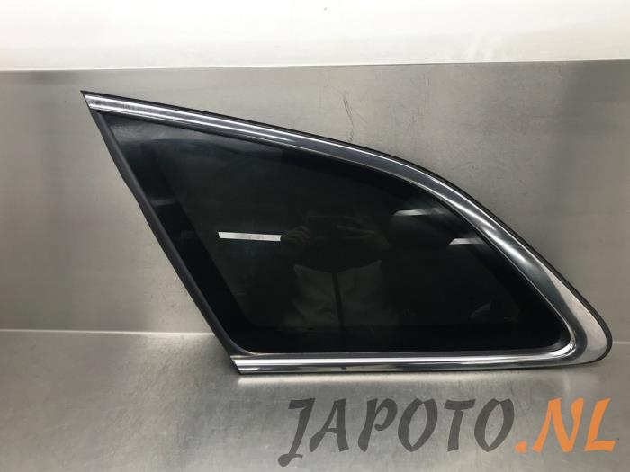 Usados Ventanilla triangular izquierda detrás Kia Cee'd Sportswagon (JDC5) 1.4i 16V Precio € 52,49 Norma de margen ofrecido por Japoto Parts B.V.