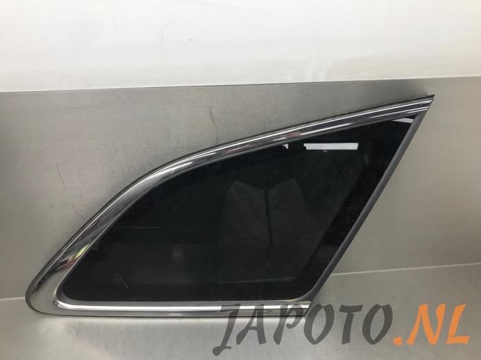Usados Ventanilla triangular derecha detrás Kia Cee'd Sportswagon (JDC5) 1.4i 16V Precio € 52,49 Norma de margen ofrecido por Japoto Parts B.V.