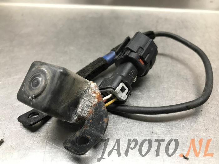 Używane Kamera cofania Hyundai i40 CW (VFC) 1.6 GDI 16V Cena € 208,95 Procedura marży oferowane przez Japoto Parts B.V.