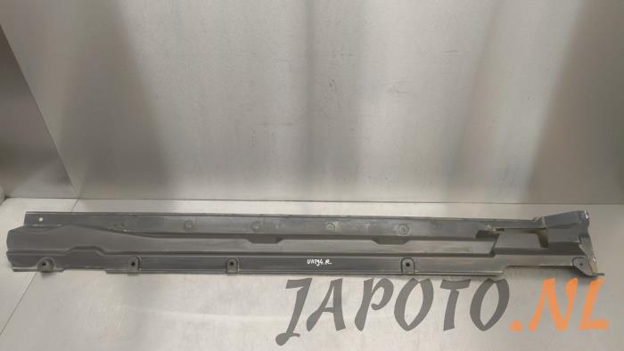 Begagnade Dörrtröskel, höger BYD Seal EV Pris € 157,45 Marginaltabell erbjuds av Japoto Parts B.V.