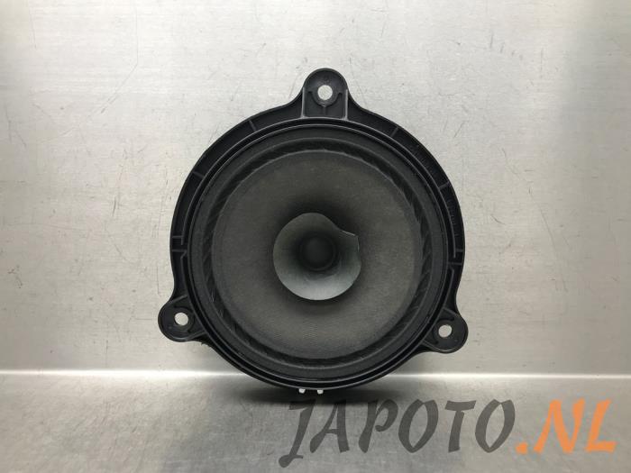 Używane Glosnik Nissan Juke (F15) 1.6 DIG-T 16V Cena € 26,24 Procedura marży oferowane przez Japoto Parts B.V.