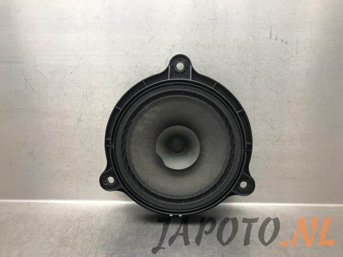 Używane Glosnik Nissan Juke (F15) 1.6 DIG-T 16V Cena € 26,24 Procedura marży oferowane przez Japoto Parts B.V.