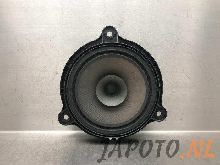Używane Glosnik Nissan Juke (F15) 1.6 DIG-T 16V Cena € 26,24 Procedura marży oferowane przez Japoto Parts B.V.