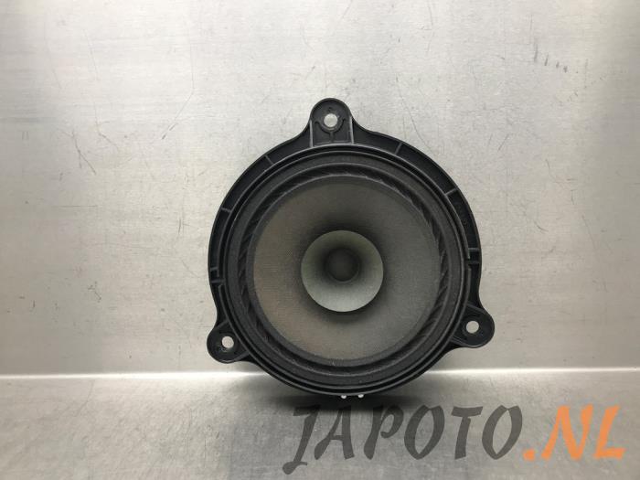 Używane Glosnik Nissan Juke (F15) 1.6 DIG-T 16V Cena € 26,24 Procedura marży oferowane przez Japoto Parts B.V.