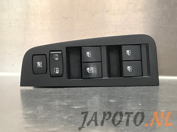 Usados Interruptor combinado de ventanillas Chevrolet Epica 2.0 24V Precio € 36,70 Norma de margen ofrecido por Japoto Parts B.V.