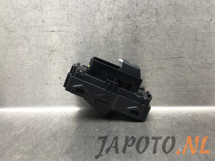 Usados Interruptor de ventanilla eléctrica BYD Seal EV Precio € 41,95 Norma de margen ofrecido por Japoto Parts B.V.