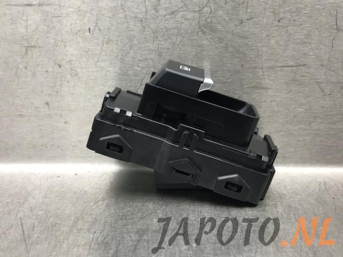 Usados Interruptor de ventanilla eléctrica BYD Seal EV Precio € 41,95 Norma de margen ofrecido por Japoto Parts B.V.