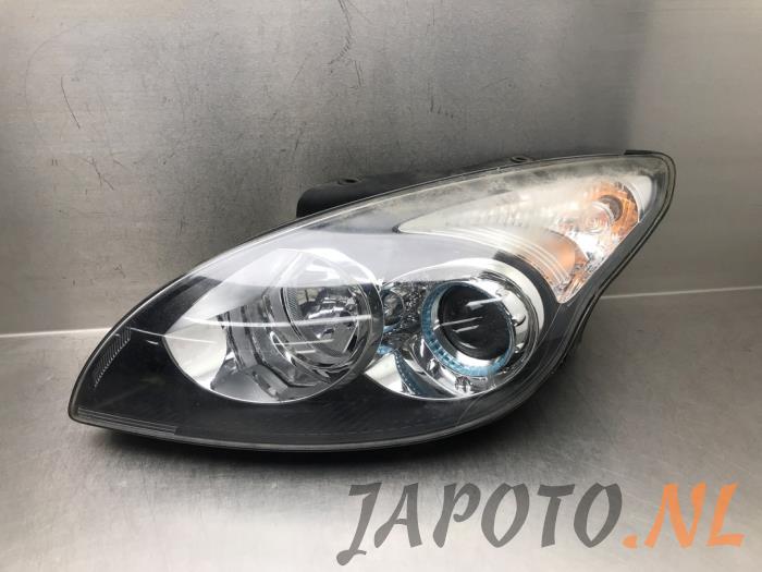 Używane Reflektor prawy Hyundai i30 (FD) 1.4 CVVT 16V Cena € 104,95 Procedura marży oferowane przez Japoto Parts B.V.