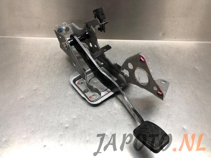 Używane Pedal hamulca Suzuki Celerio (LF) 1.0 12V Dualjet Cena € 36,70 Procedura marży oferowane przez Japoto Parts B.V.