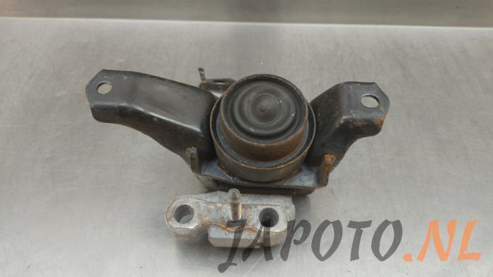Used Engine mount Toyota Yaris III (P13) 1.33 16V Dual VVT-I Price € 15,70 Margin scheme offered by Japoto Parts B.V.