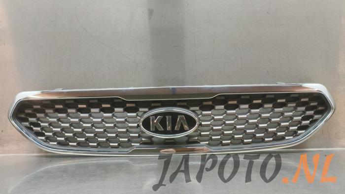 Używane Grill Kia Venga 1.6 CVVT 16V Cena € 157,45 Procedura marży oferowane przez Japoto Parts B.V.