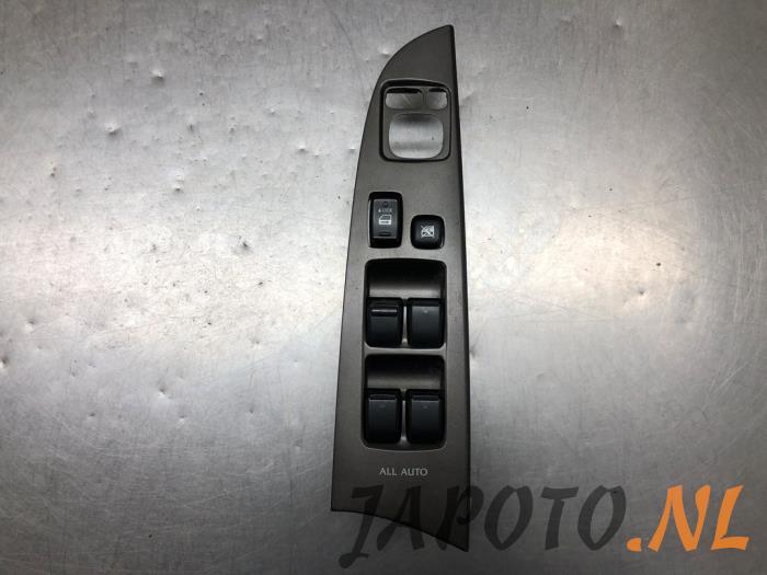 Usados Interruptor combinado de ventanillas Lexus IS (E2) 250 2.5 V6 24V Precio € 52,45 Norma de margen ofrecido por Japoto Parts B.V.