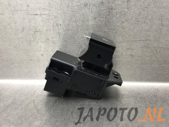 Gebrauchte Handbremse Schalter MG MG4 Electric Preis € 26,20 Margenregelung angeboten von Japoto Parts B.V.