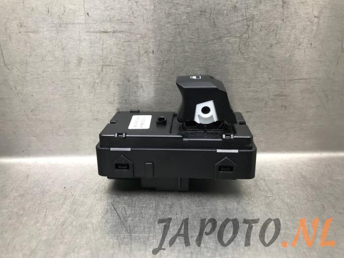 Usados Interruptor de ventanilla eléctrica MG MG4 Electric Precio € 26,20 Norma de margen ofrecido por Japoto Parts B.V.