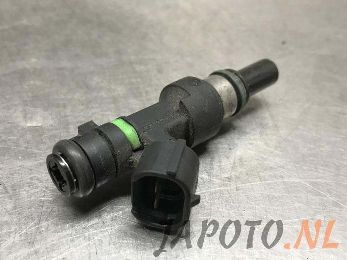 Fuel injector
