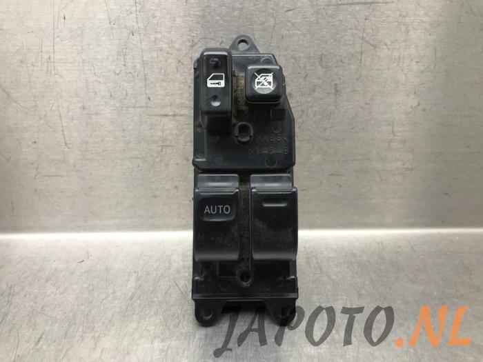Używane Przelacznik combi okienny Toyota Yaris Verso (P2) 1.3 16V Cena € 36,70 Procedura marży oferowane przez Japoto Parts B.V.