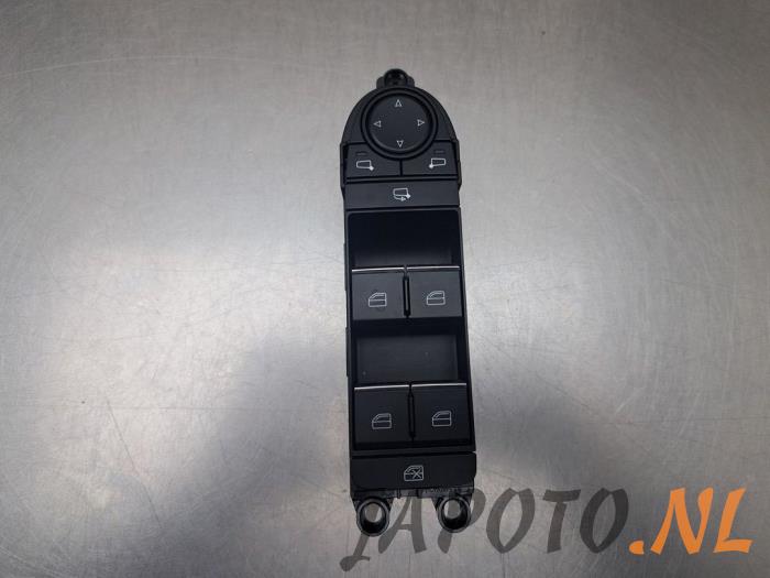 Używane Przelacznik combi okienny Mazda CX-30 (DM) 2.0 e-SkyActiv-G 150 16V Cena € 104,99 Procedura marży oferowane przez Japoto Parts B.V.