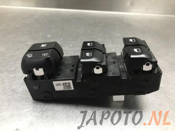 Usados Interruptor combinado de ventanillas Kia Picanto (JA) 1.0 12V Precio € 36,74 Norma de margen ofrecido por Japoto Parts B.V.