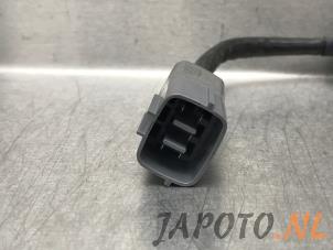 Sonde lambda d'un Mazda CX-30 (DM) 2.0 e-SkyActiv-G 150 16V 2023