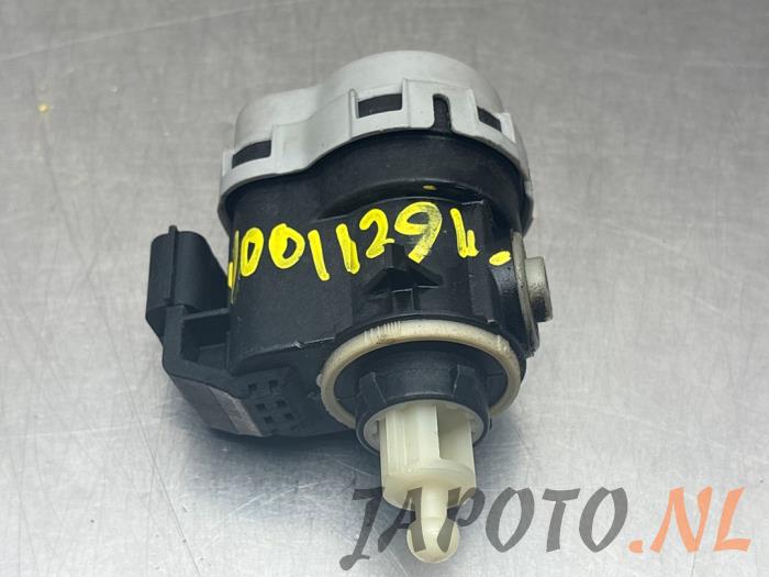Używane Silnik reflektora Mazda CX-30 (DM) 2.0 e-SkyActiv-G 150 16V Cena € 26,20 Procedura marży oferowane przez Japoto Parts B.V.
