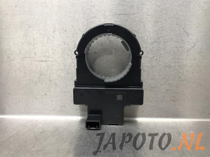 Begagnade Styrvinkelsensor Mazda CX-30 (DM) 2.0 e-SkyActiv-G 150 16V Pris € 78,70 Marginaltabell erbjuds av Japoto Parts B.V.