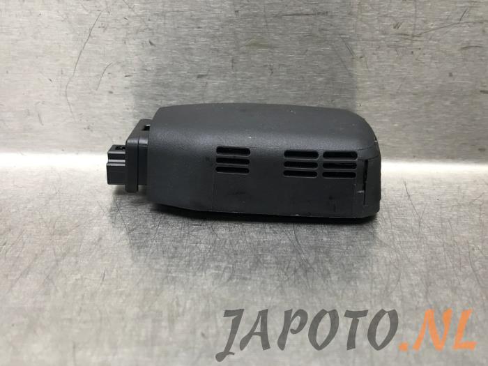Begagnade Regnsensor Mazda CX-30 (DM) 2.0 e-SkyActiv-G 150 16V Pris € 26,20 Marginaltabell erbjuds av Japoto Parts B.V.