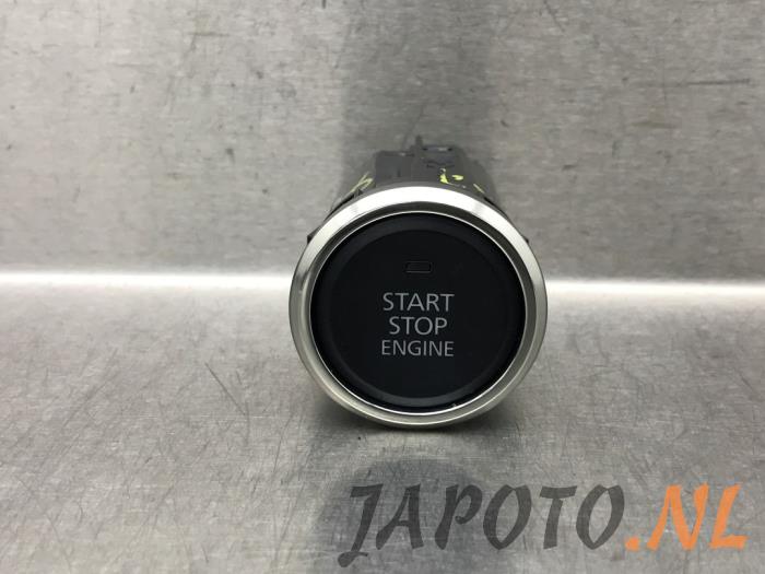 Używane Przelacznik Start/Stop Mazda CX-30 (DM) 2.0 e-SkyActiv-G 150 16V Cena € 26,20 Procedura marży oferowane przez Japoto Parts B.V.