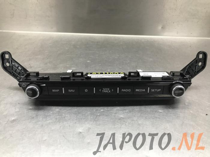Begagnade Kontrollenhet, multimedia Kia Niro I (DE) E-Niro 64 kWh Pris € 131,20 Marginaltabell erbjuds av Japoto Parts B.V.