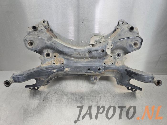 Usados Subchasis Toyota Auris Touring Sports (E18) 1.8 16V Hybrid Precio € 103,95 Norma de margen ofrecido por Japoto Parts B.V.