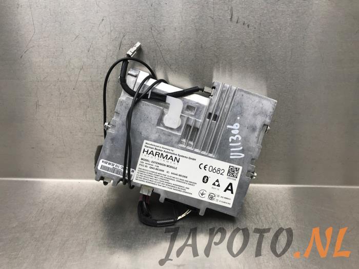 Usagé Module navigation Toyota Yaris III (P13) 1.5 16V Hybrid Prix € 236,25 Règlement à la marge proposé par Japoto Parts B.V.