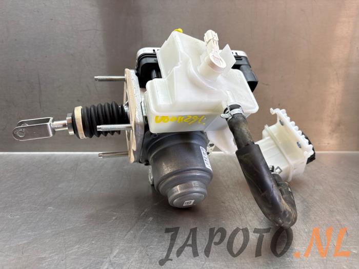 Używane Pompa ABS Mazda CX-30 (DM) 2.0 e-SkyActiv-G 150 16V Cena € 367,45 Procedura marży oferowane przez Japoto Parts B.V.