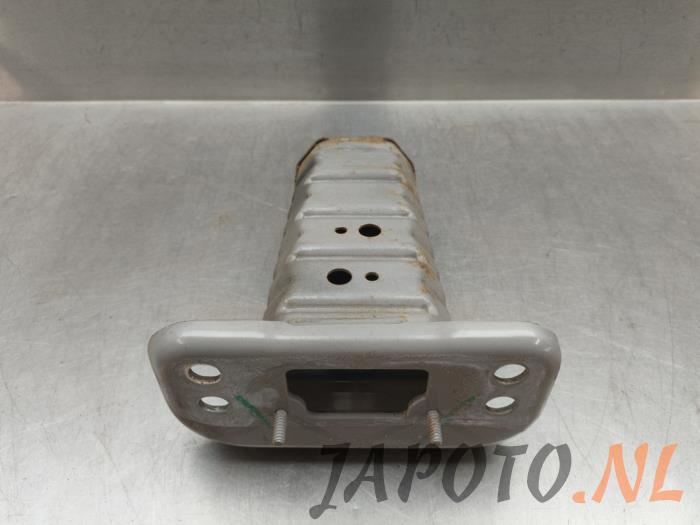 Begagnade Framdelsstöd Toyota Yaris III (P13) 1.5 16V Hybrid Pris € 26,20 Marginaltabell erbjuds av Japoto Parts B.V.