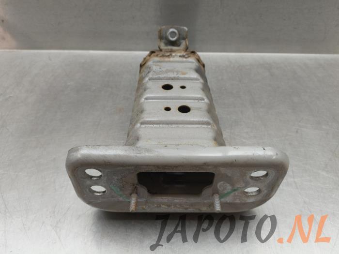 Begagnade Framdelsstöd Toyota Yaris III (P13) 1.5 16V Hybrid Pris € 26,20 Marginaltabell erbjuds av Japoto Parts B.V.