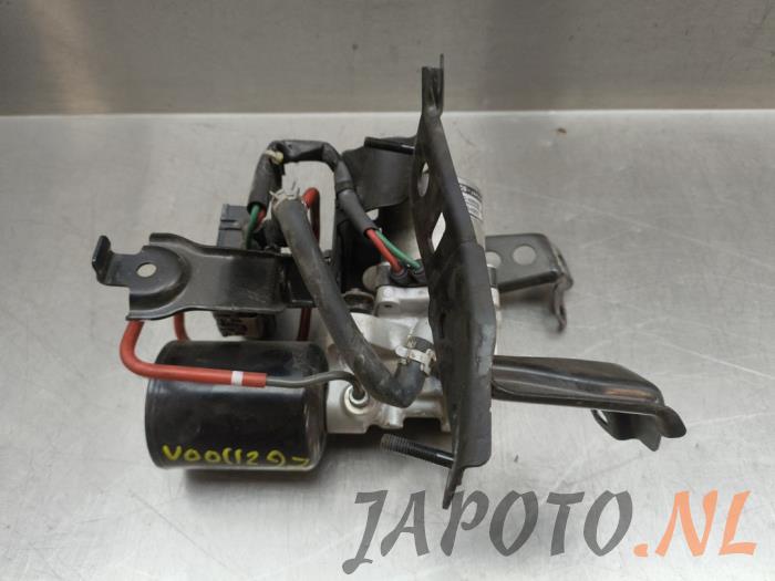 Used ABS pump Lexus RX (L1) 450h V6 24V VVT-i 4x4 Price € 418,95 Margin scheme offered by Japoto Parts B.V.
