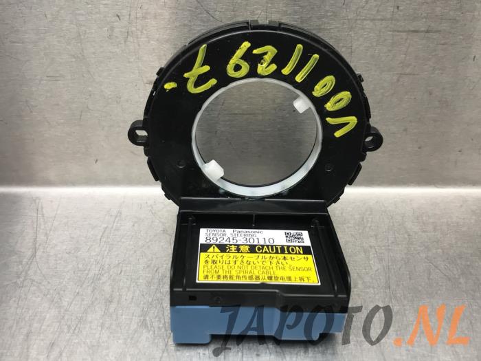 Begagnade Styrvinkelsensor Lexus RX (L1) 450h V6 24V VVT-i 4x4 Pris € 52,45 Marginaltabell erbjuds av Japoto Parts B.V.