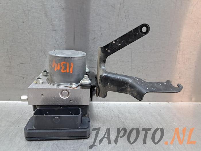 Używane Pompa ABS Mazda CX-3 (DJ/DK) 2.0 SkyActiv-G 120 Cena € 103,95 Procedura marży oferowane przez Japoto Parts B.V.