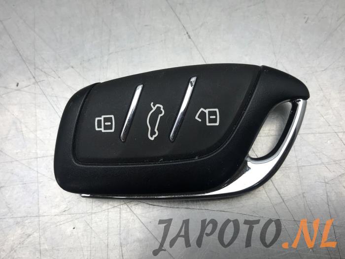 Używane Klucz MG MG4 Electric Cena € 104,95 Procedura marży oferowane przez Japoto Parts B.V.