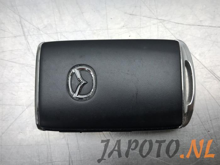 Używane Klucz Mazda CX-30 (DM) 2.0 e-SkyActiv-G 150 16V Cena € 78,70 Procedura marży oferowane przez Japoto Parts B.V.