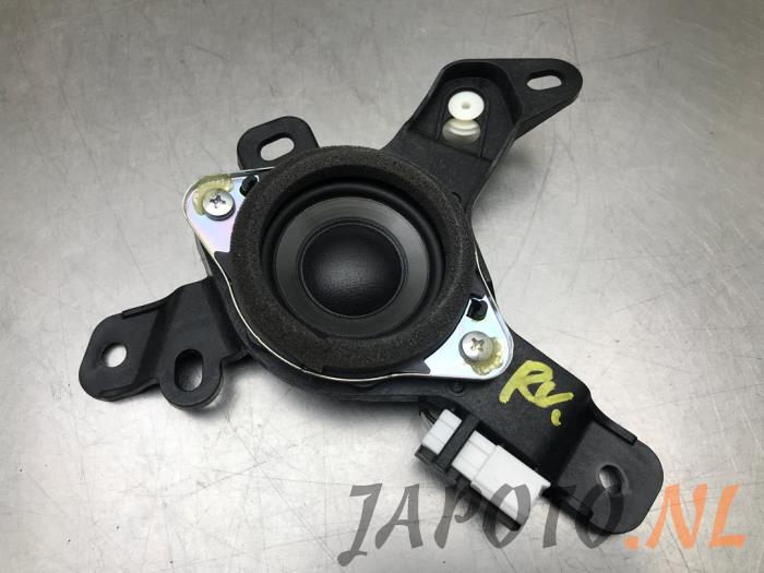 Begagnade Diskanthögtalare Lexus RX (L1) 450h V6 24V VVT-i 4x4 Pris € 26,20 Marginaltabell erbjuds av Japoto Parts B.V.