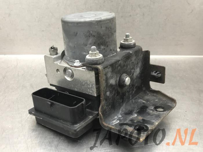 Used ABS pump Nissan NV 200 Evalia (M20M) 1.6 16V Price € 131,20 Margin scheme offered by Japoto Parts B.V.
