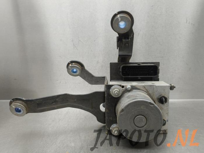 Used ABS pump Kia Venga 1.6 CVVT 16V Price € 52,48 Margin scheme offered by Japoto Parts B.V.