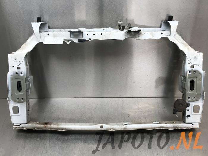 Begagnade Front Toyota Aygo (B40) 1.0 12V VVT-i Pris € 157,49 Marginaltabell erbjuds av Japoto Parts B.V.