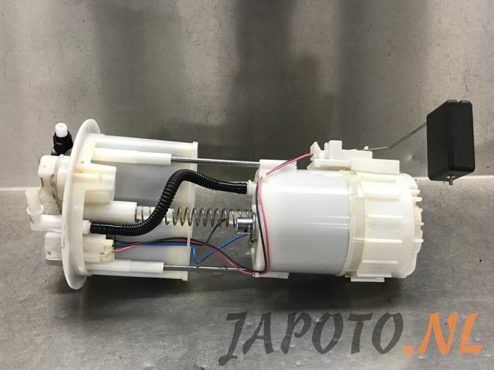 Usagé Pompe d'injection Toyota Aygo (B40) 1.0 12V VVT-i Prix € 41,95 Règlement à la marge proposé par Japoto Parts B.V.