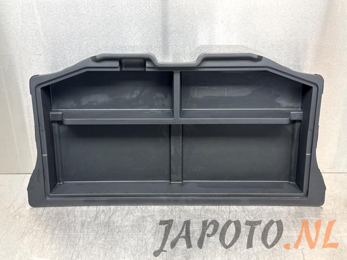 Używane Schowek Mitsubishi Space Star (A0) 1.0 12V Cena € 36,70 Procedura marży oferowane przez Japoto Parts B.V.