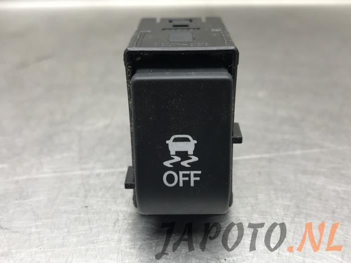 Usados Interruptor ESP Lexus RX (L1) 450h V6 24V VVT-i 4x4 Precio € 10,45 Norma de margen ofrecido por Japoto Parts B.V.