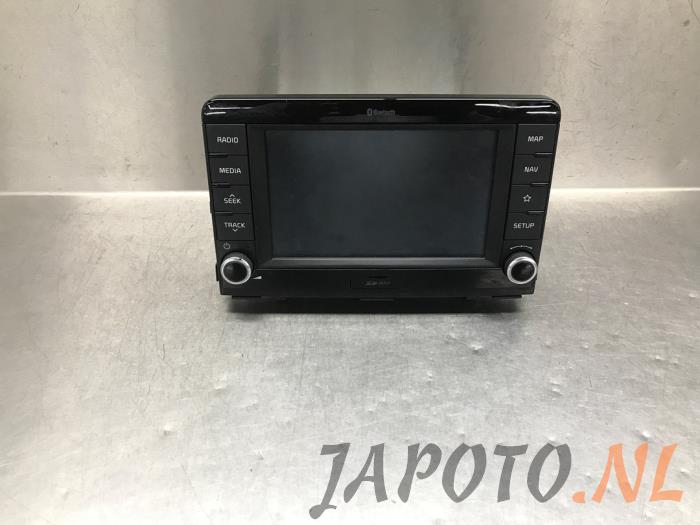 Używane Radio Kia Stonic (YB) 1.0i T-GDi 12V Cena na żądanie oferowane przez Japoto Parts B.V.
