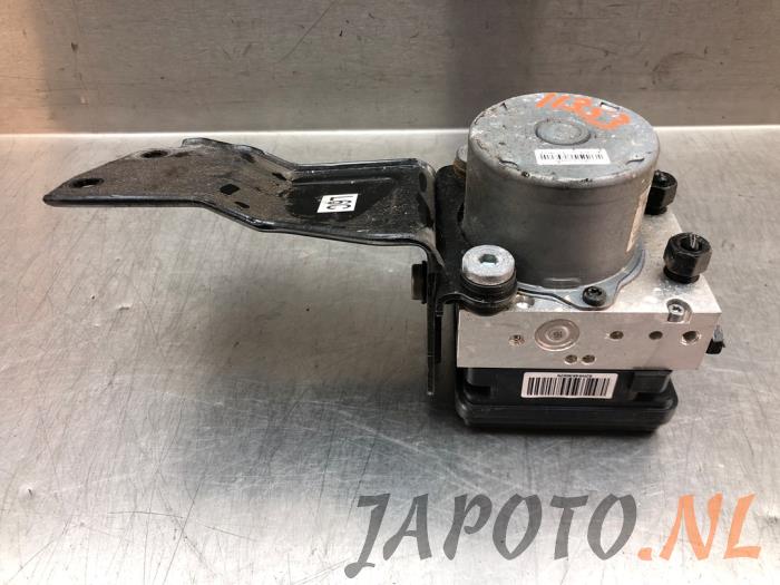 Begagnade ABS-pump Kia Stonic (YB) 1.0i T-GDi 12V Pris € 78,70 Marginaltabell erbjuds av Japoto Parts B.V.