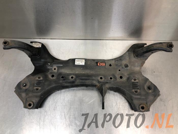 Begagnade Underram Kia Stonic (YB) 1.0i T-GDi 12V Pris € 103,95 Marginaltabell erbjuds av Japoto Parts B.V.