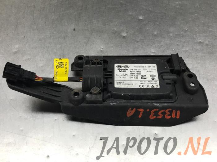 Begagnade Radarsensor Kia Stonic (YB) 1.0i T-GDi 12V Pris € 131,20 Marginaltabell erbjuds av Japoto Parts B.V.